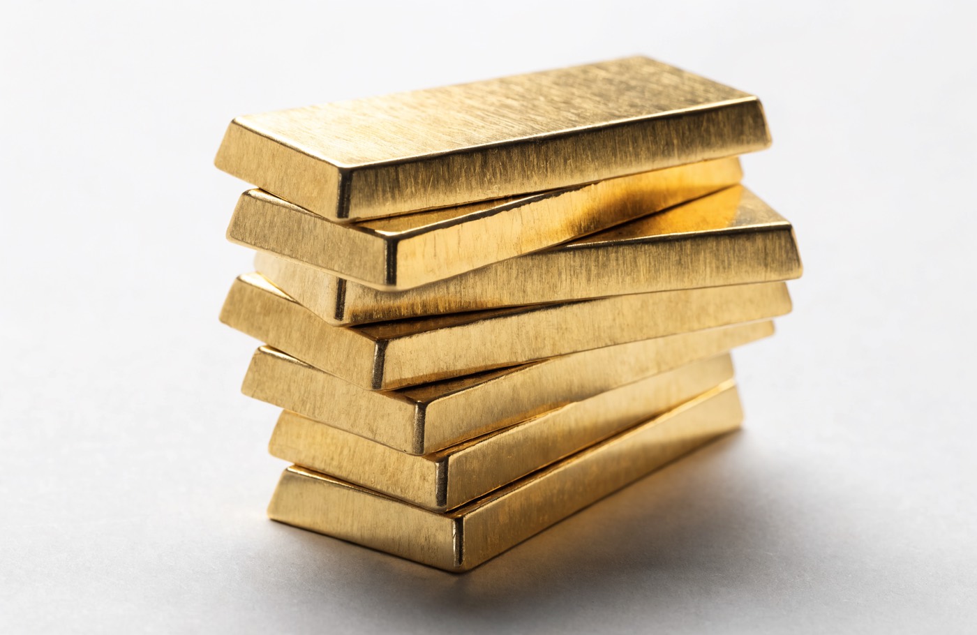 Emas batangan bersusun sebagai produk perdagangan bullion